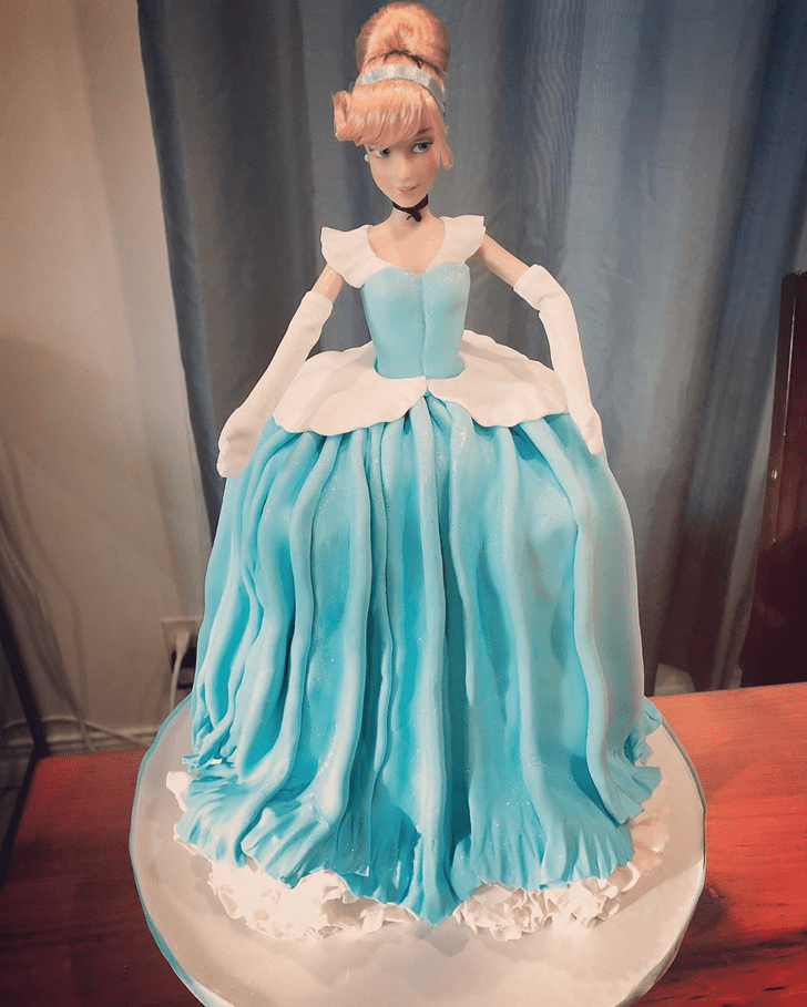 Wonderful Cinderella Cake Design