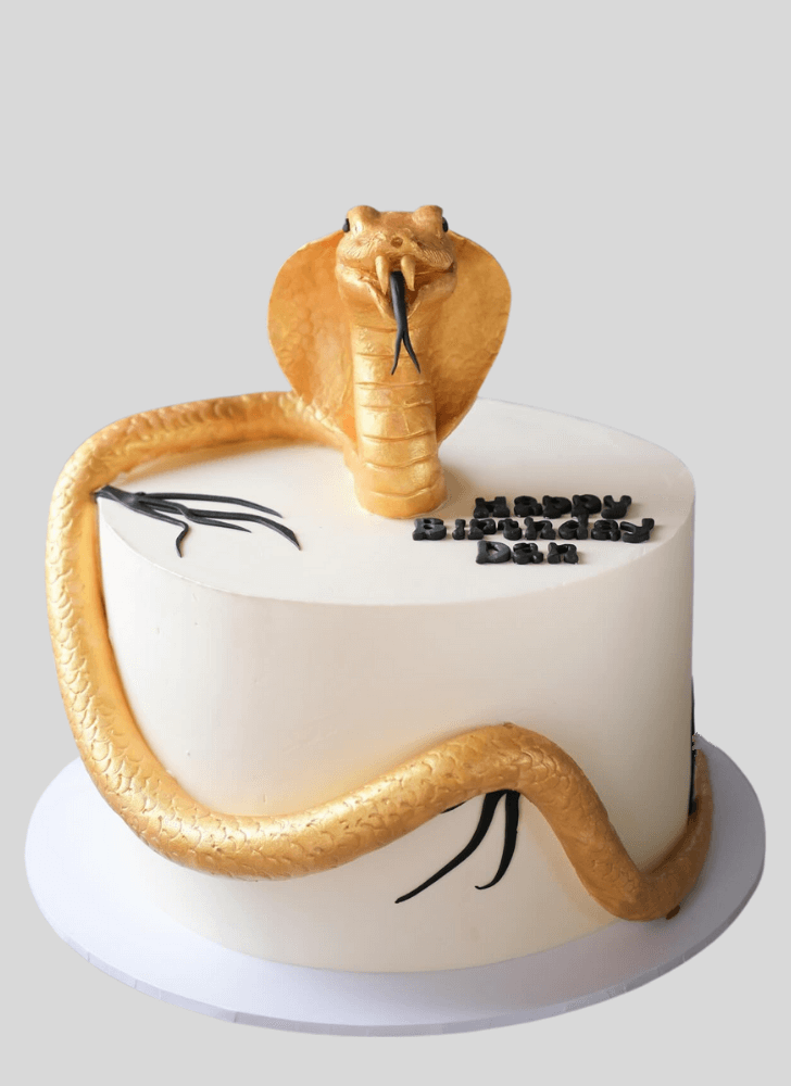 Grand Cobra Cake