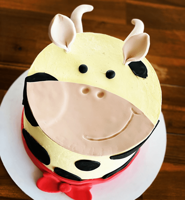 Appealing Cow Cake