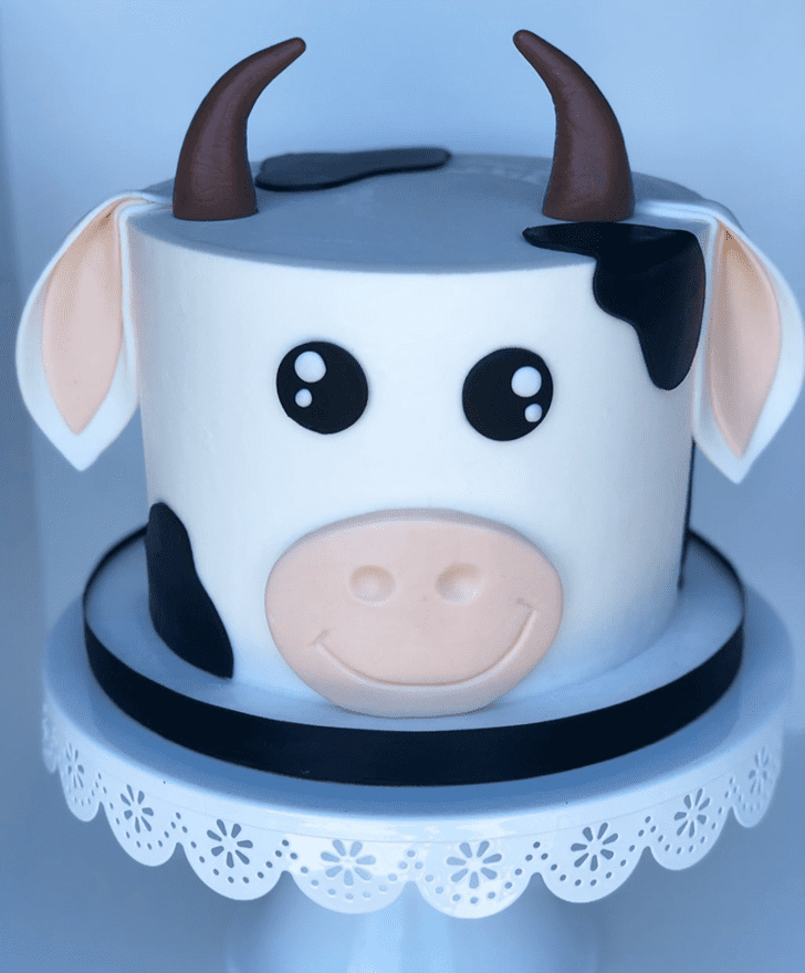 Fascinating Cow Cake