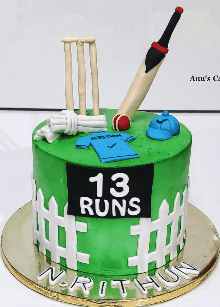 Inviting Cricket Cake