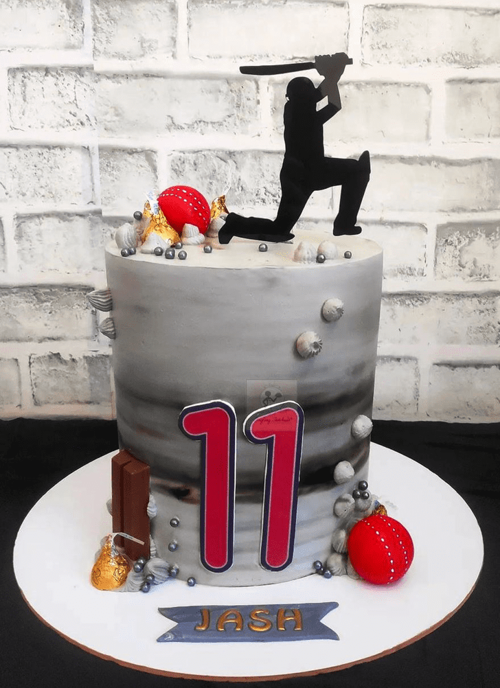 Pretty Cricket Cake