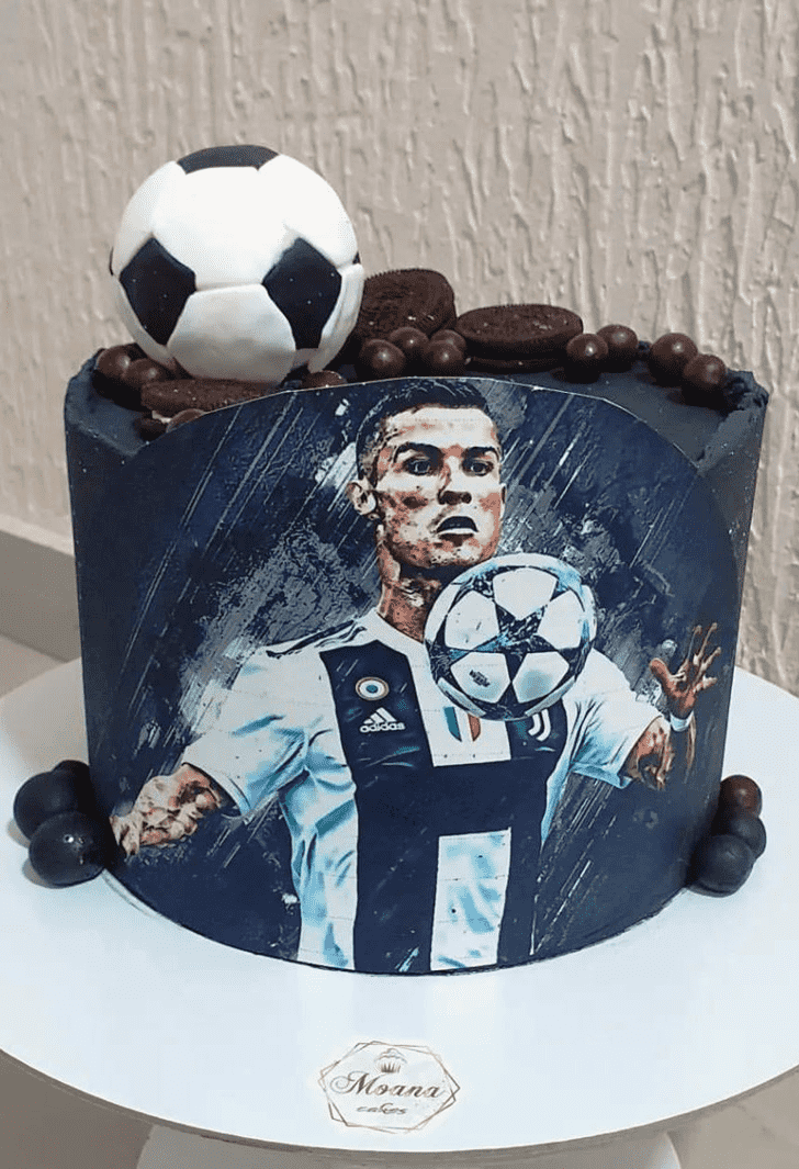 Beauteous Cristiano Ronaldo Cake