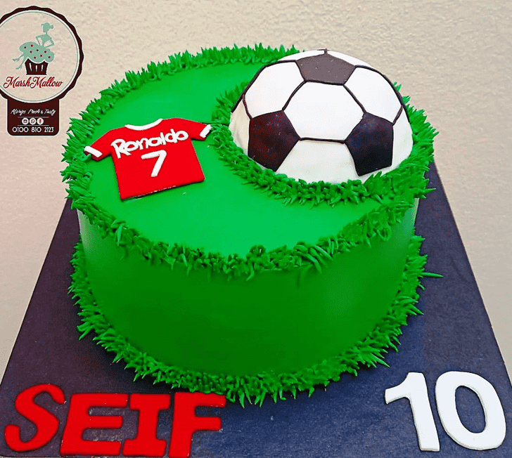 Cristiano Ronaldo shares glimpse of 37th birthday celebrations — there's a CR7  cake - Football | Tribuna.com