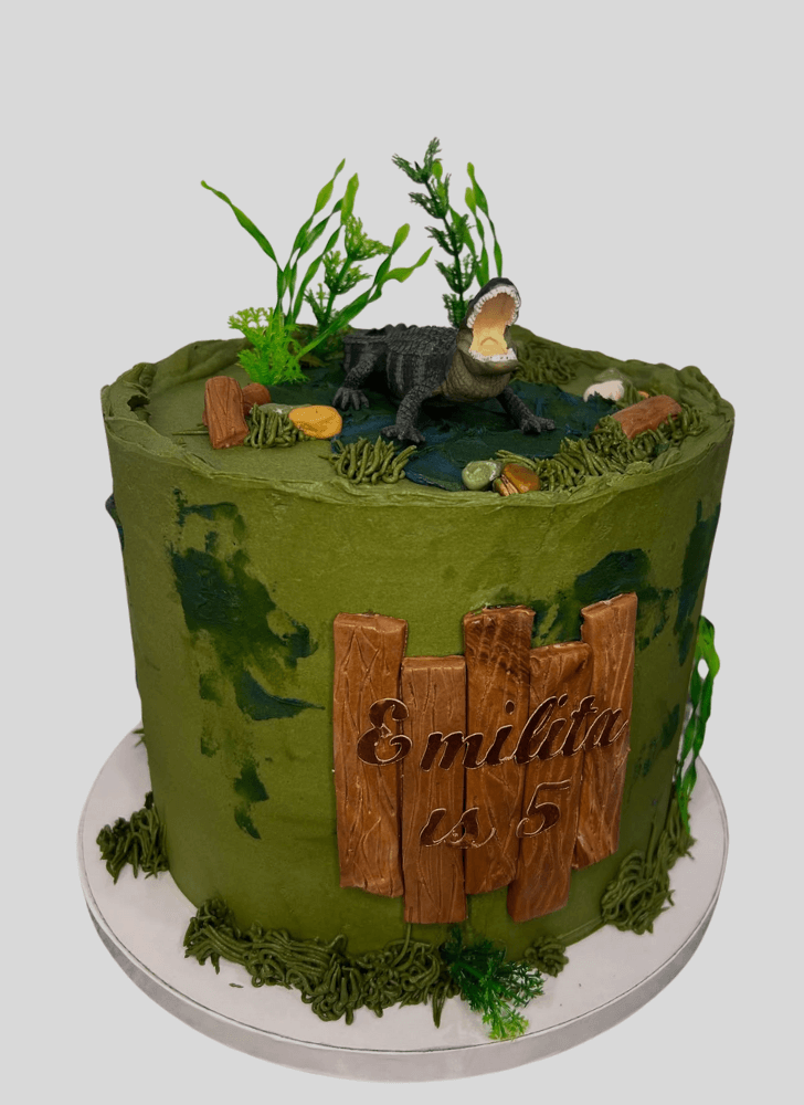 Grand Crocodile Cake