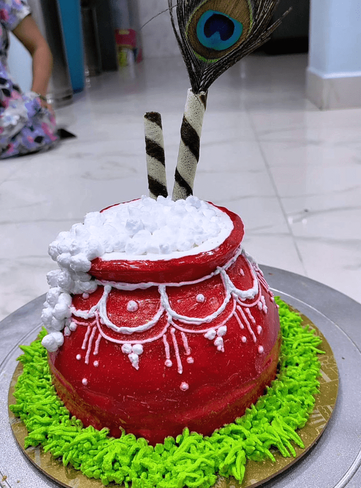 Inviting Dahi Handi Cake