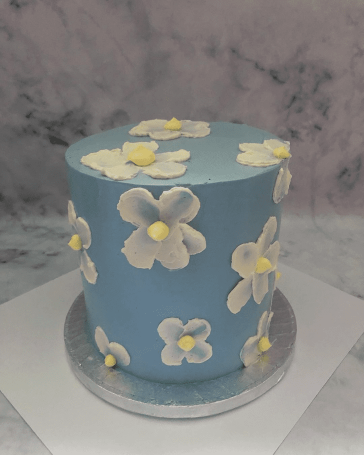 Magnificent Daisy Cake