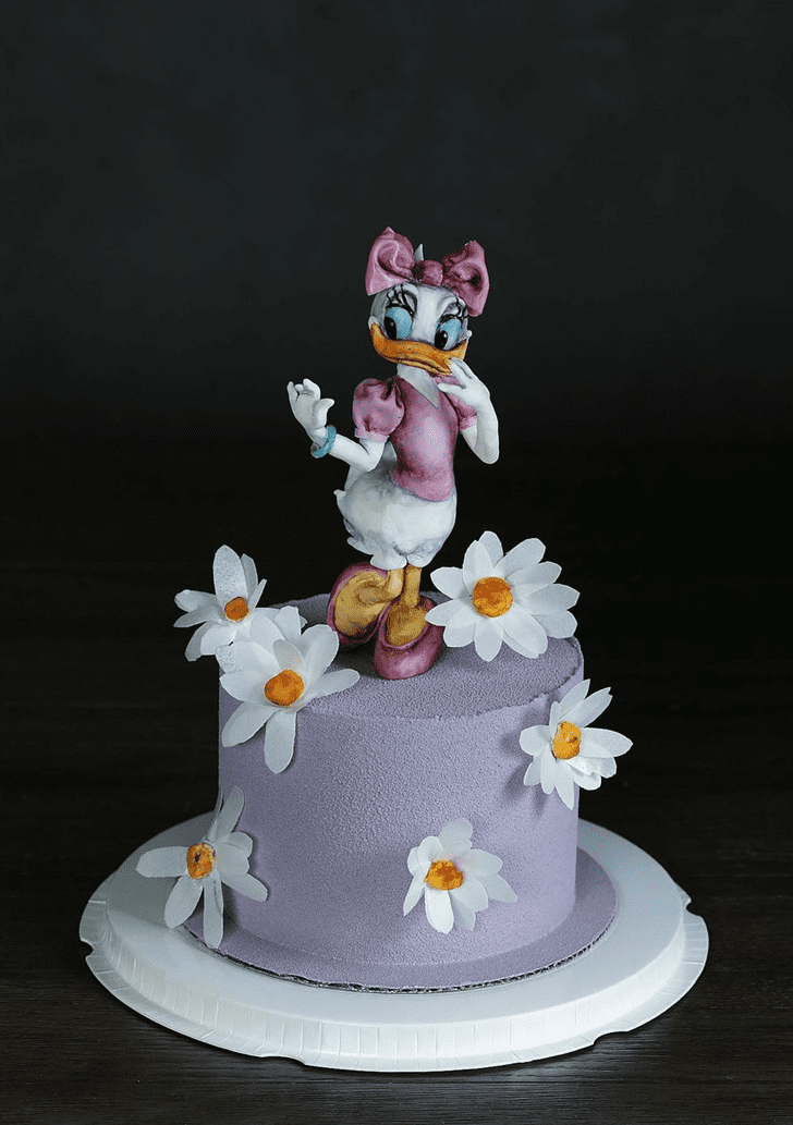 Adorable Daisy Duck Cake