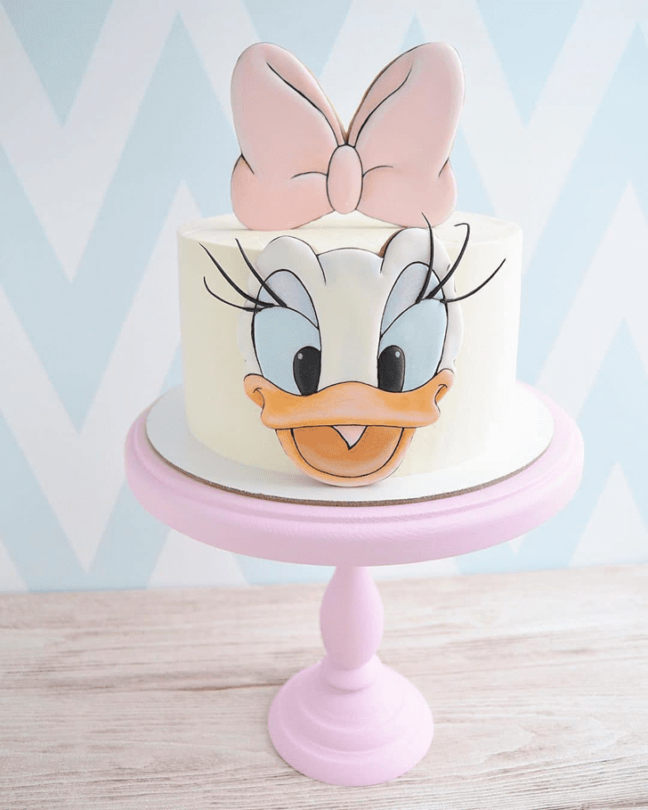Excellent Daisy Duck Cake