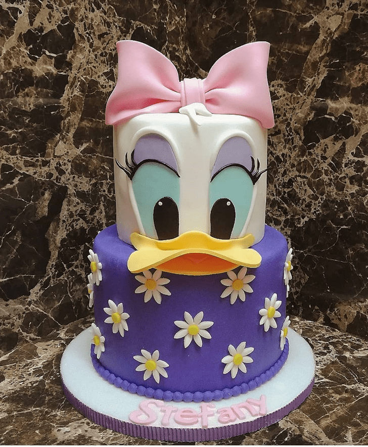 Nice Daisy Duck Cake
