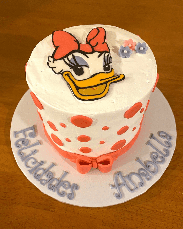 Wonderful Daisy Duck Cake Design