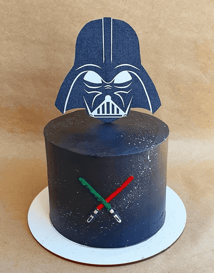Comely Darth Vader Cake