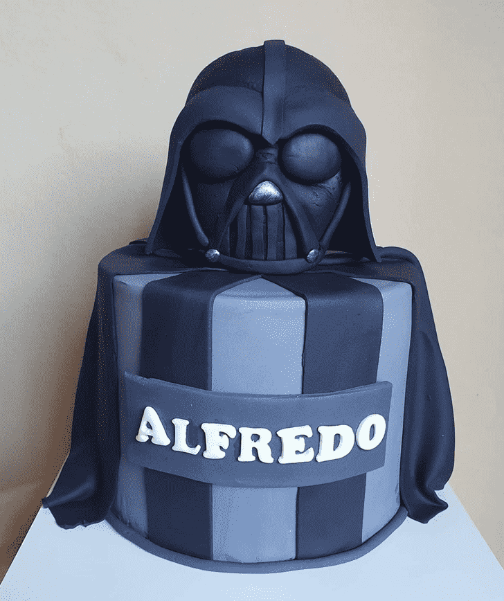 Inviting Darth Vader Cake