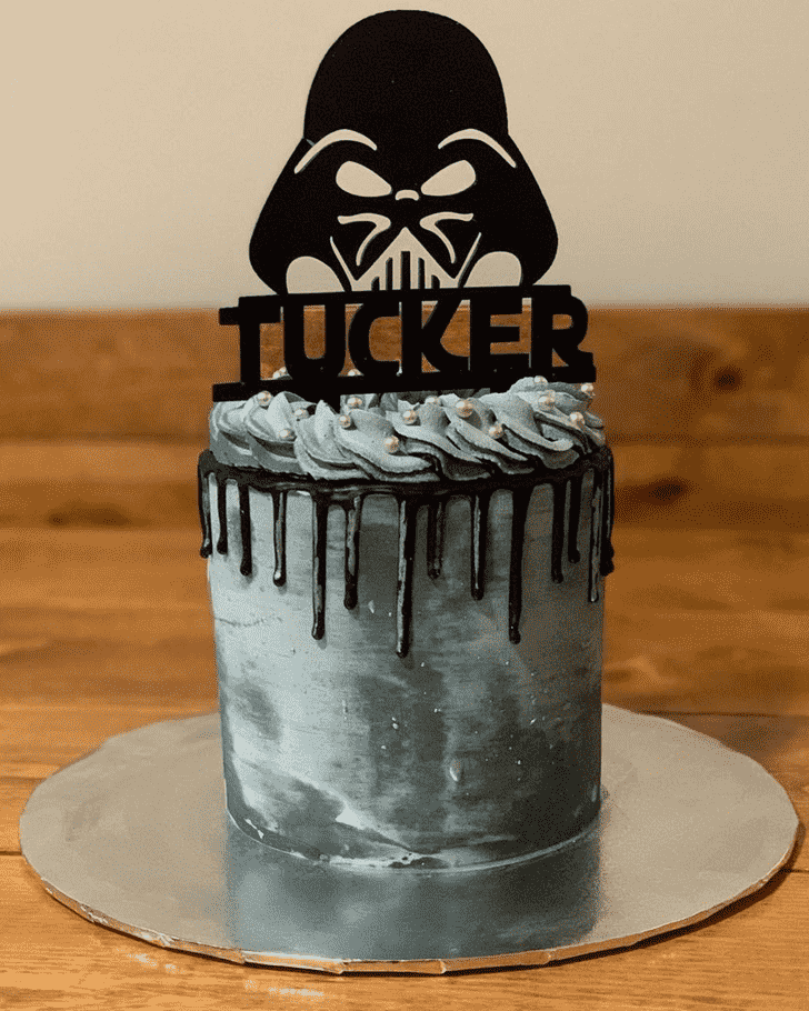 Splendid Darth Vader Cake