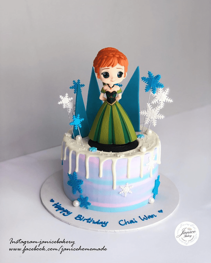 Exquisite Disneys Anna Cake