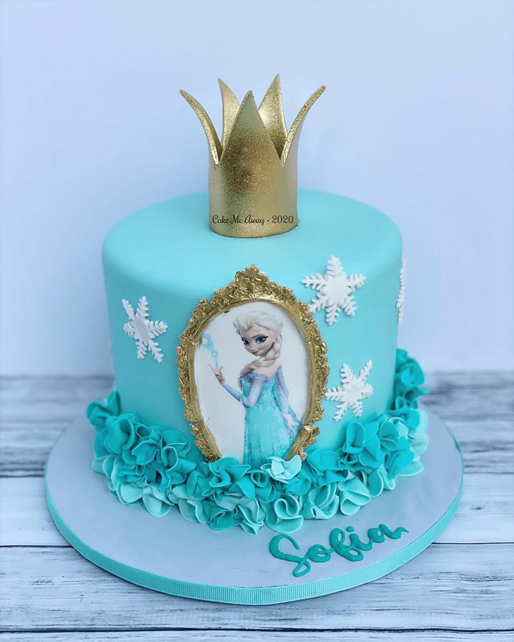 Charming Disneys Elsa Cake