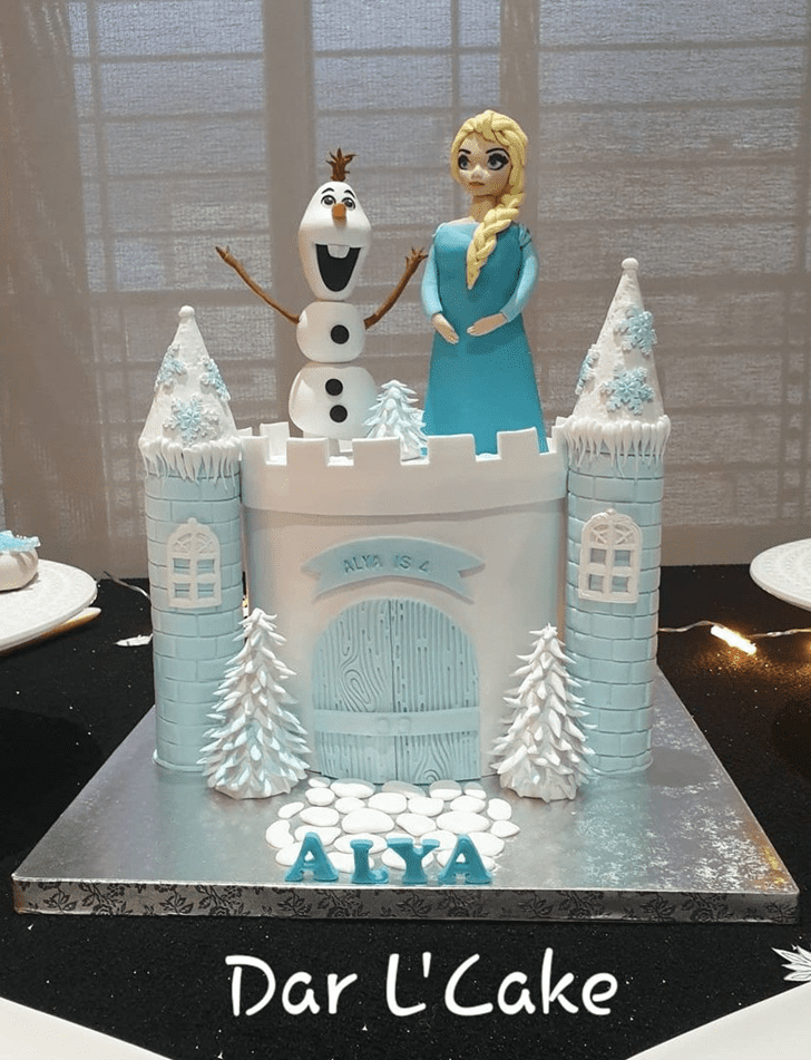Delicate Disneys Elsa Cake