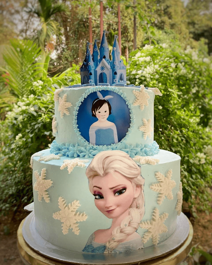 Enthralling Disneys Elsa Cake