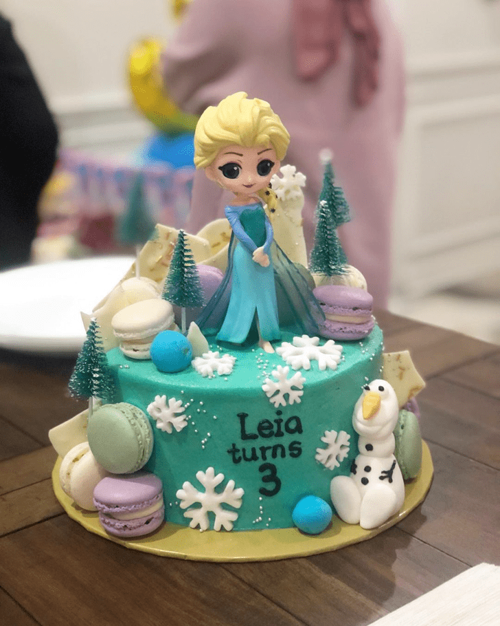 Gorgeous Disneys Elsa Cake