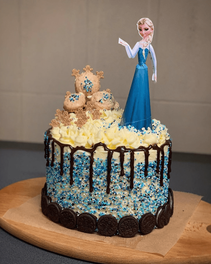 Grand Disneys Elsa Cake