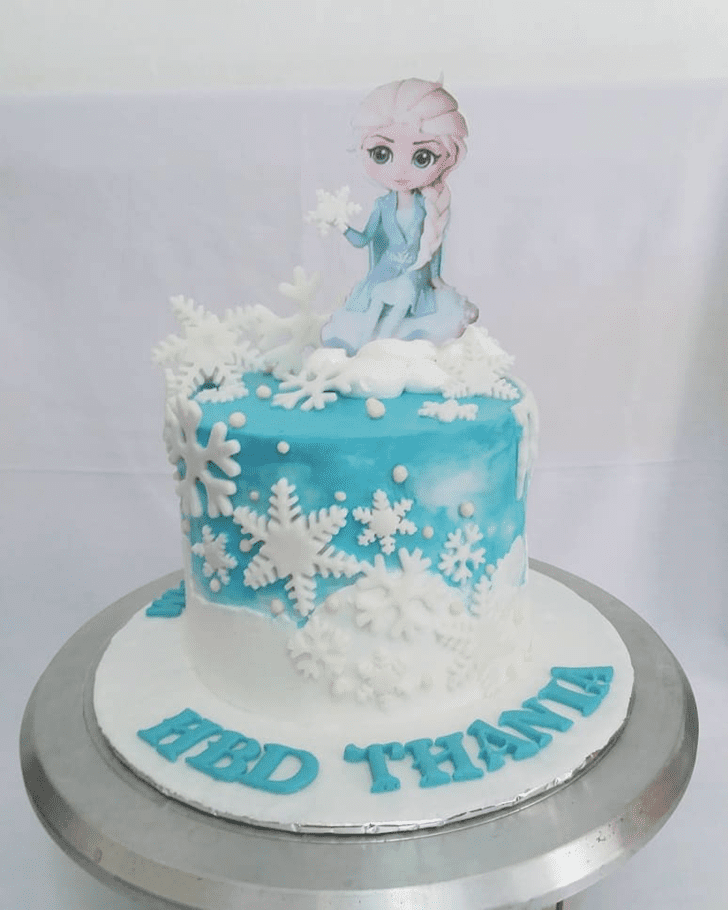 Lovely Disneys Elsa Cake Design