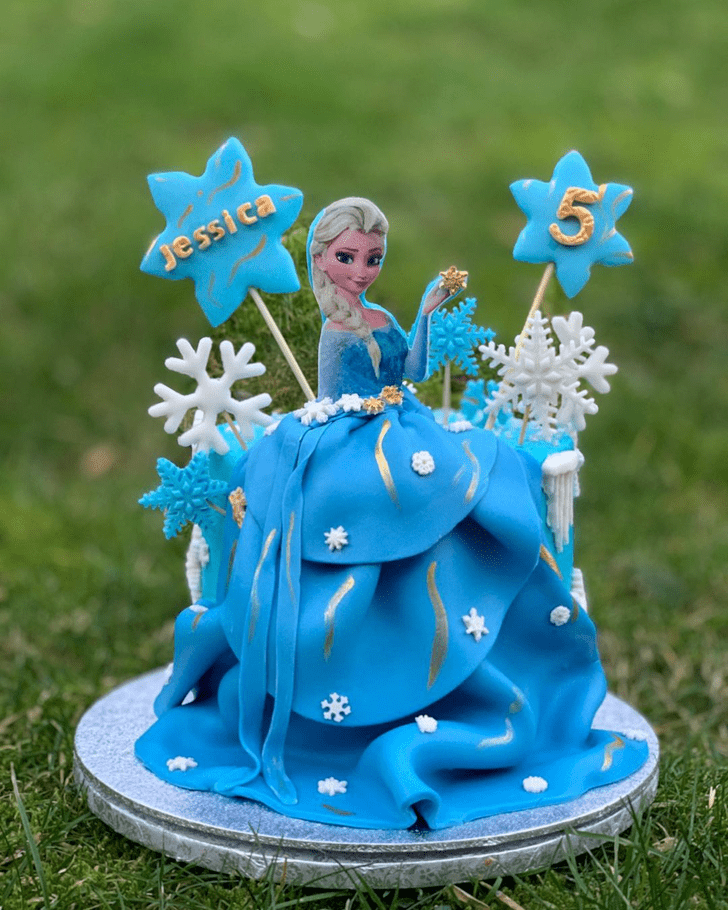 Pretty Disneys Elsa Cake