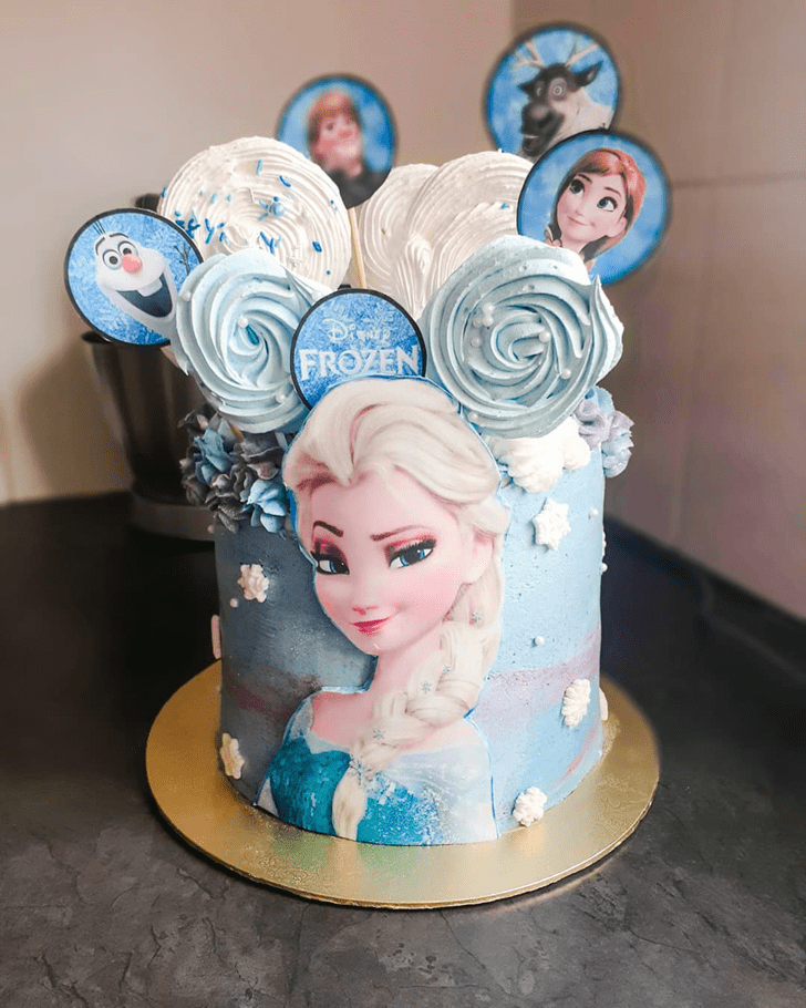 Refined Disneys Elsa Cake