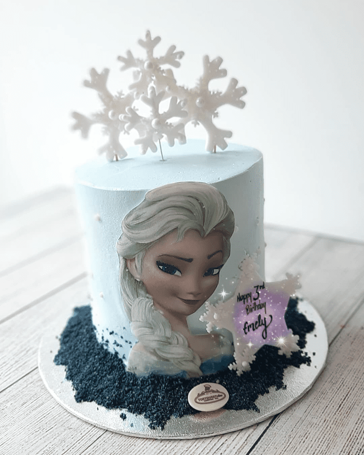 Resplendent Disneys Elsa Cake