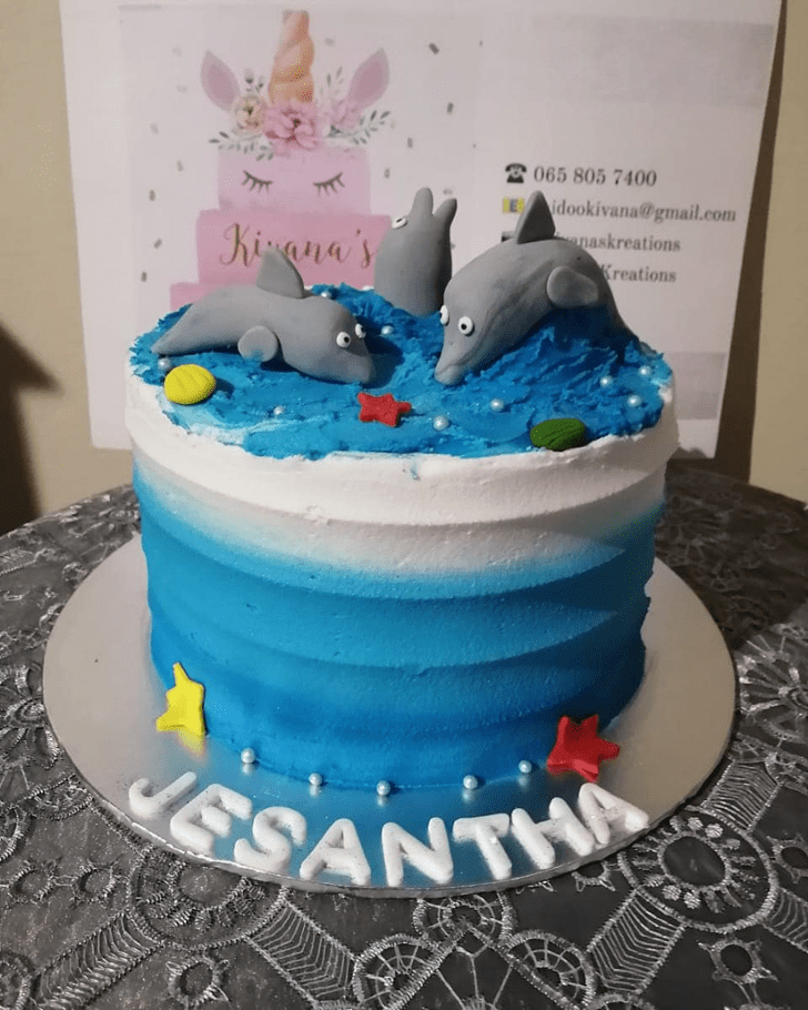 Grand Dolphin Cake