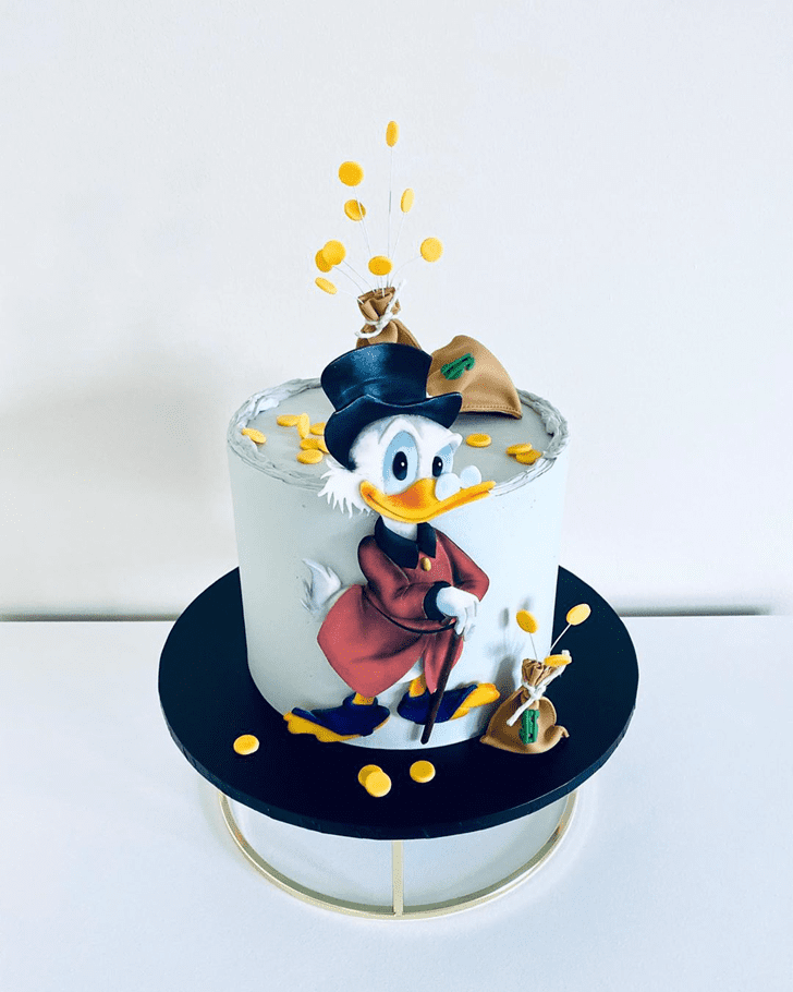 Charming Donald Duck Cake