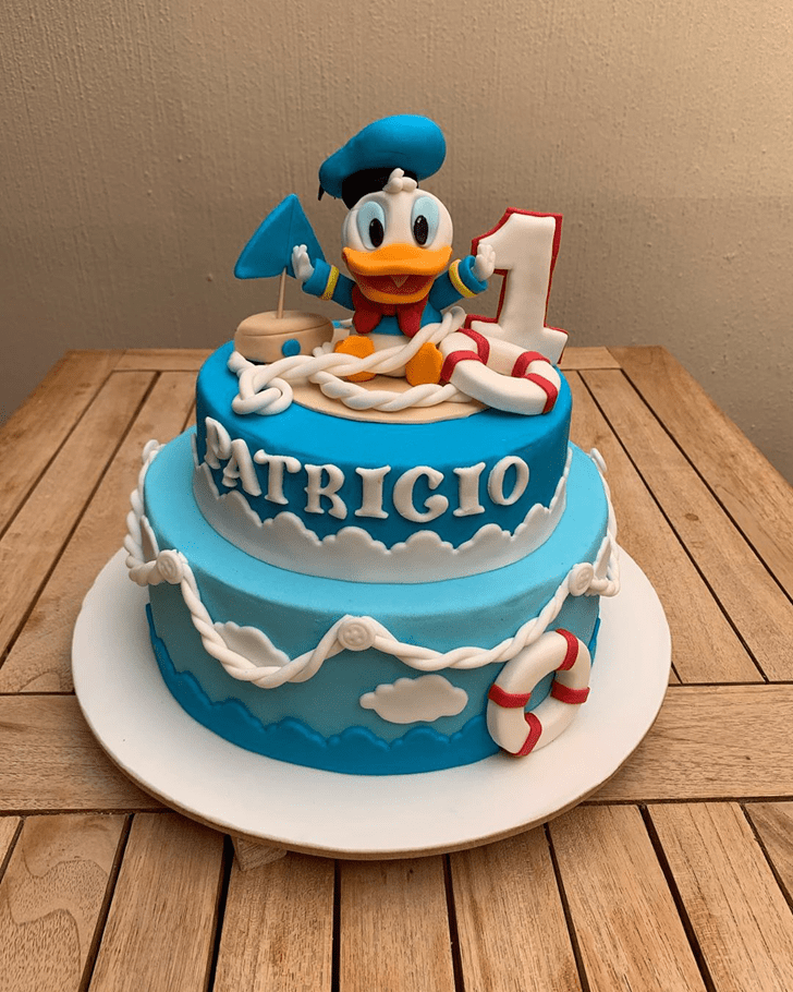 Exquisite Donald Duck Cake