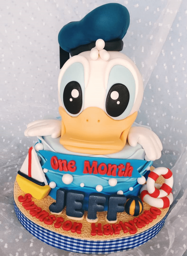 Fine Donald Duck Cake