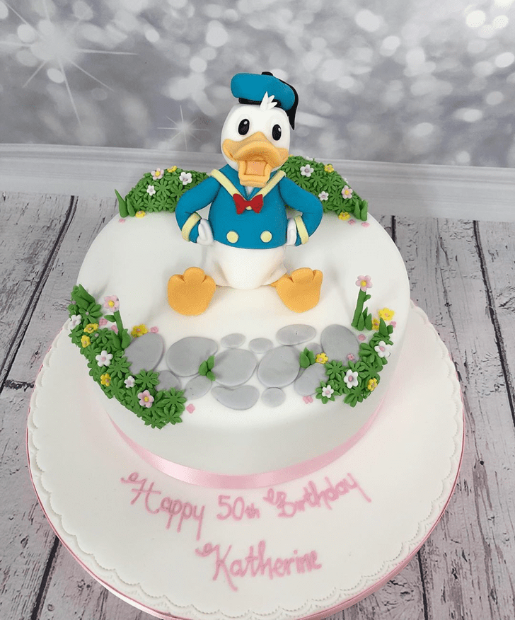 Graceful Donald Duck Cake