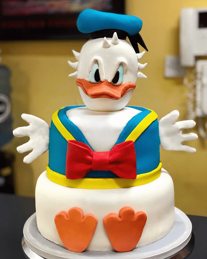 Magnificent Donald Duck Cake