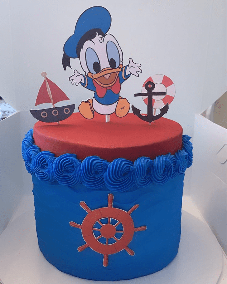 Radiant Donald Duck Cake