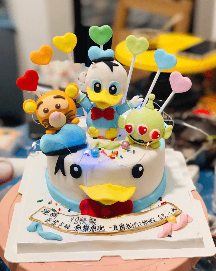 Splendid Donald Duck Cake