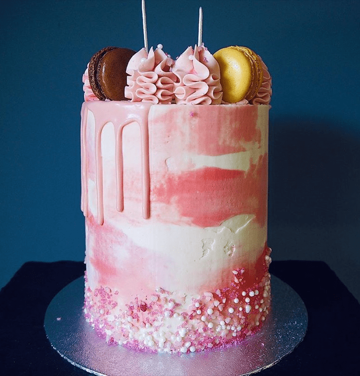 Lovely Drip Cake Design