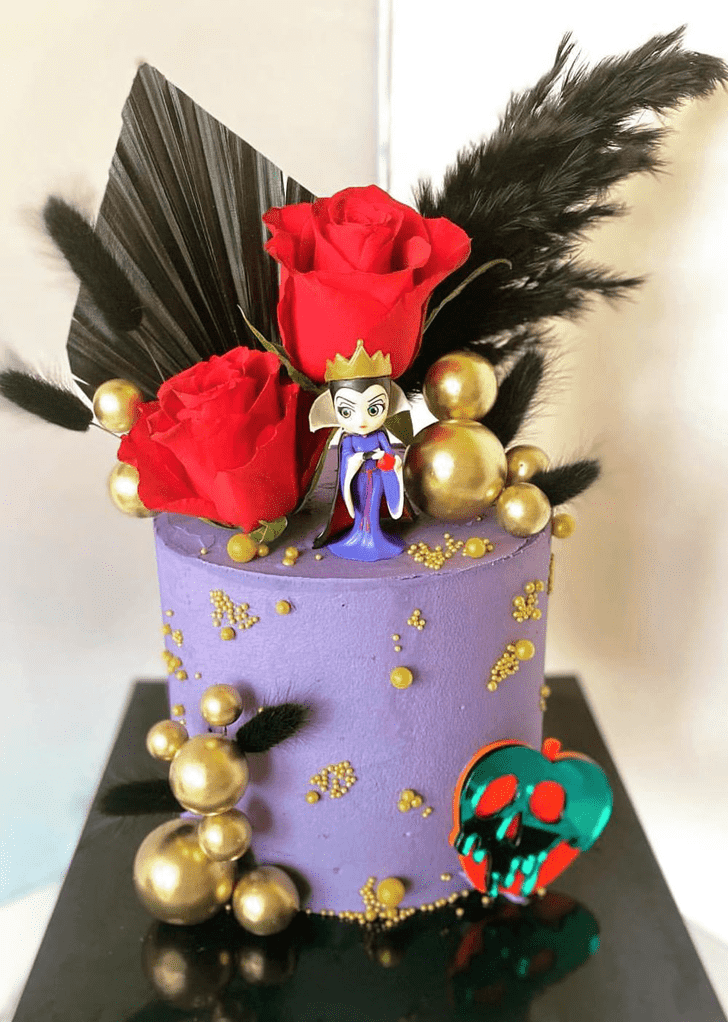 Appealing Evil Queen Cake