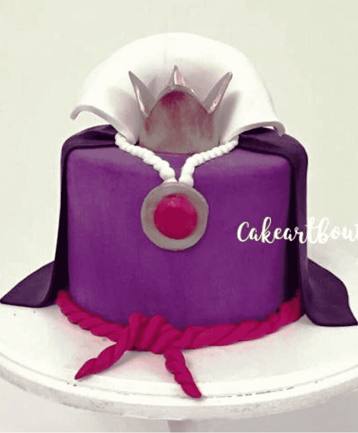 Comely Evil Queen Cake