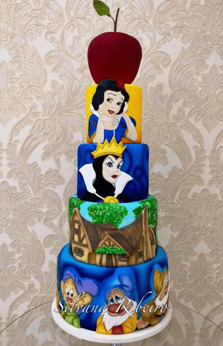 Delicate Evil Queen Cake
