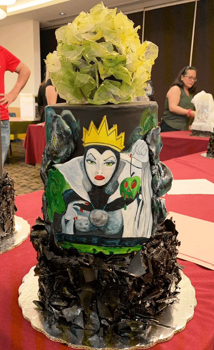Magnetic Evil Queen Cake