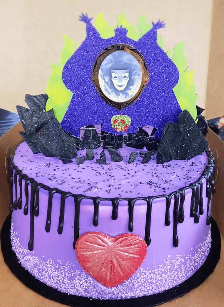Ravishing Evil Queen Cake