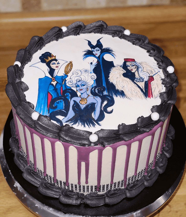 Stunning Evil Queen Cake