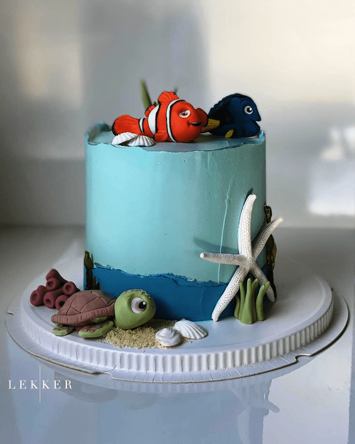 Cute Finding Nemo Cake