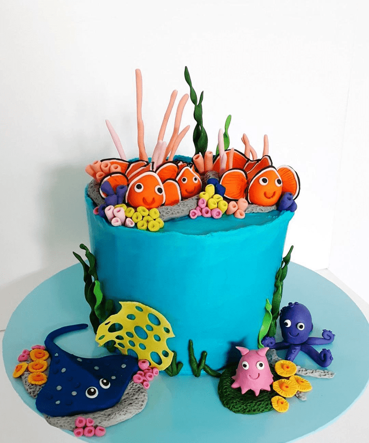 Graceful Finding Nemo Cake