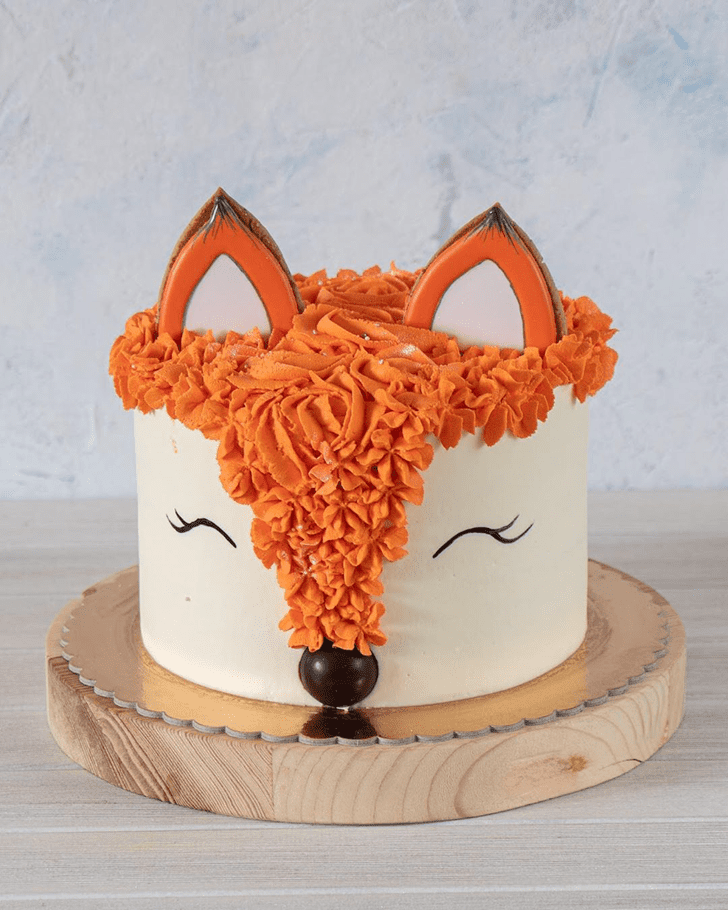 Delicate Fox Cake