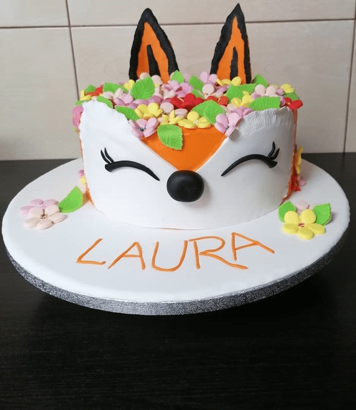 Lovely Fox Cake Design