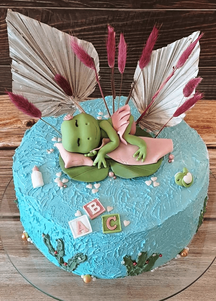 Delicate Lion King Cake