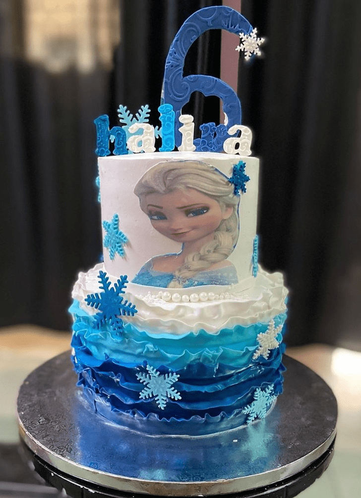 Captivating Disneys Frozen Cake