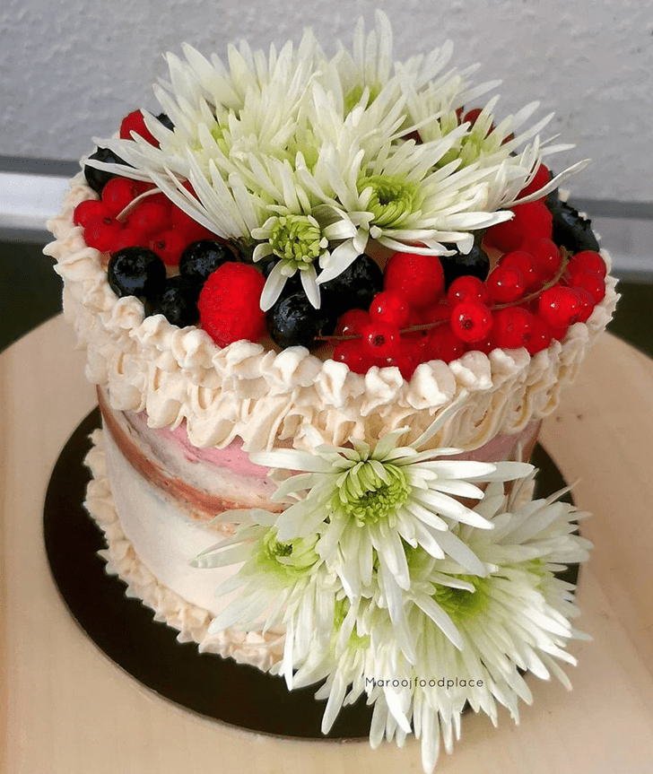 Alluring Fruits Cake